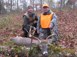 Kentucky deer hunting, western kentucky deer hunting, deer hunting, hunting, archery, Whitetail deer hunting, west ky whitetail hunting, kentucky whitetail outfitters, boone & crocket, food plots, deer food plots, chickory plots, lodging